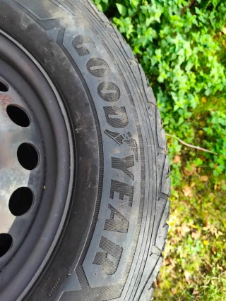 4 Neumáticos Goodyear 235/65/16