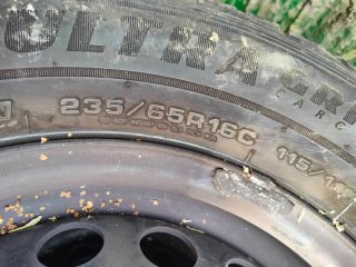 4 Neumáticos Goodyear 235/65/16