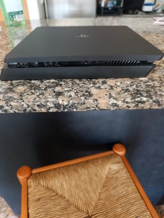 Consola PlayStation 4 (PS4) Slim Nera