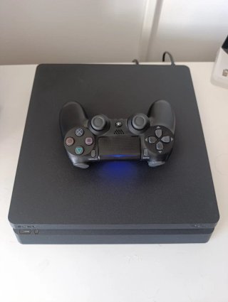 Consola PlayStation 4 (PS4) Slim Nera