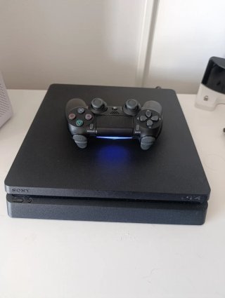 Consola PlayStation 4 (PS4) Slim Nera
