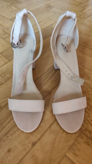 Lote de 5 pares de zapatos por 16 euros