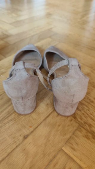 Lote de 5 pares de zapatos por 16 euros