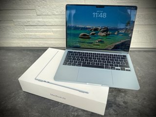 MacBook Air M4 2025 16GB RAM 256GB como Nuevo