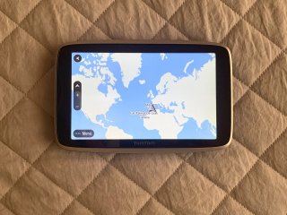 Navegador GPS TomTom GO Premium X y funda original