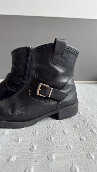 Botines Biker Negros con Hebilla Talla 37