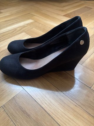 Zapatos de tacón cuña negros