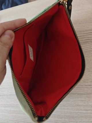 Elegantísimo bolso de mano clutch  hecho a mano