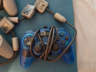 Consola PlayStation 1 (PS1) con 4 juegos