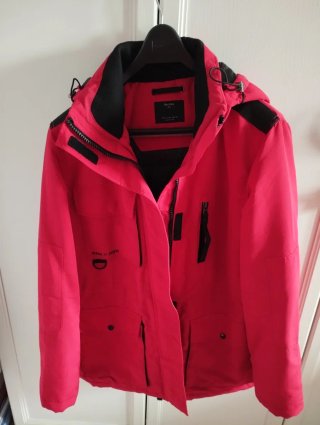 Anorak Bershka Rojo Recogida en persona