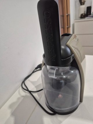 Cafetera Nespresso Krups Beige