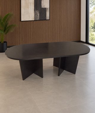 Mesa de comedor ovalada de madera color nogal