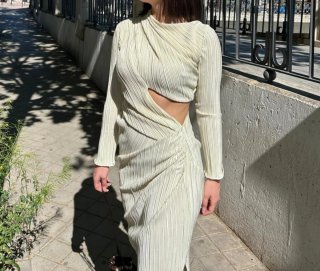 Vestido Asos Design Plisado Cut-out Crema