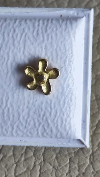 Pendientes bebé flor oro nuevos