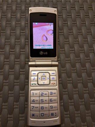 Telefono LG Concha Nero Libero