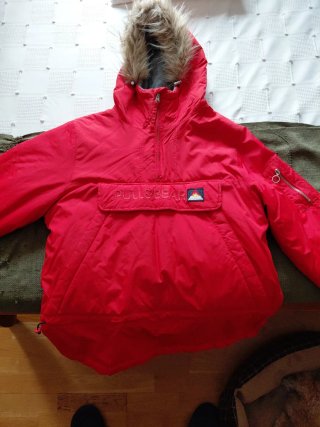 Parka Roja Pull&Bear con Capucha