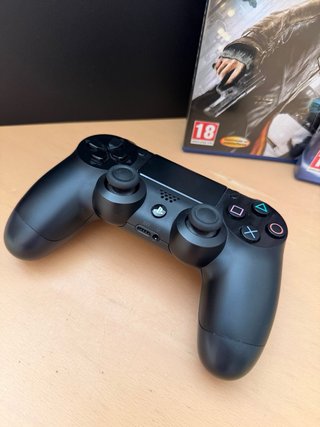 PS4 500GB + Watch Dogs + Detroit
