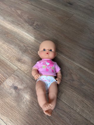 Muñeca Petuco con camiseta y pañal