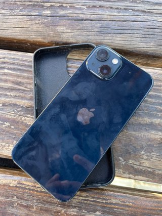 iPhone 13 Azul Marino. Con cable original y funda