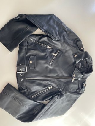 Chaqueta efecto piel Stradivarius Talla M
