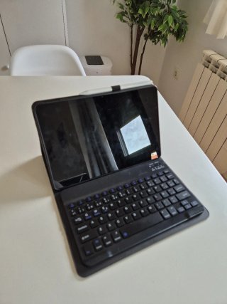 Xiaomi Pad SE con custodia, tastiera e pen