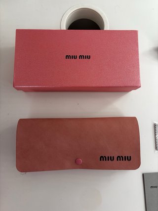 Gafas de sol Miu Miu negras
