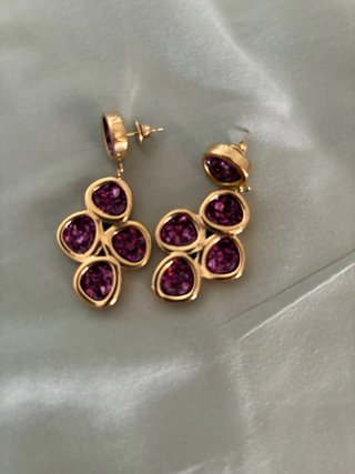 Pendientes dorados anartxy cristales morados