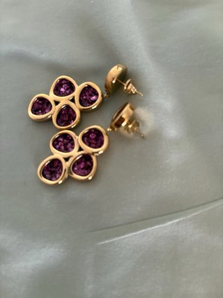 Pendientes dorados anartxy cristales morados