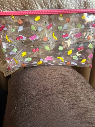 Bolso Transparente con Estampado de Frutas