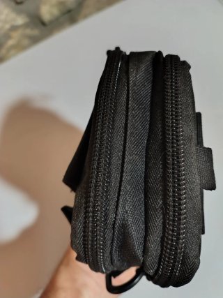 Bolso de cinturón negro