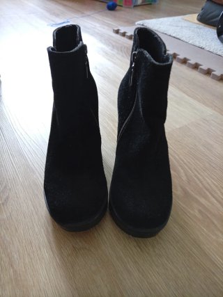 Botines negros tacón