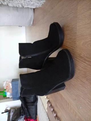 Botines negros tacón