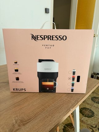 Cafetera Nespresso Vertuo Pop Roja