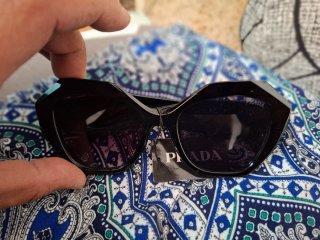 Gafas de sol Prada negras