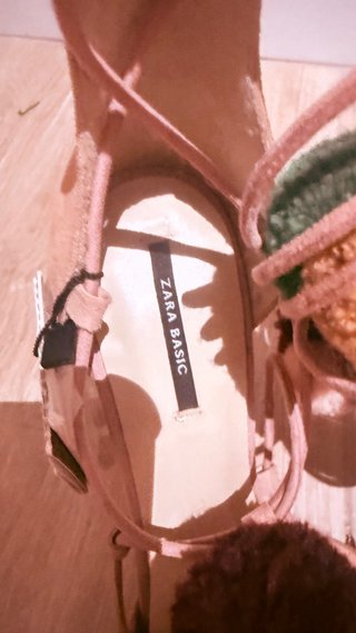 Sandalias con Pompones