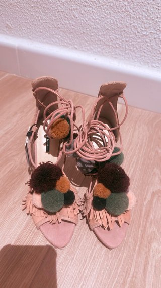 Sandalias con Pompones