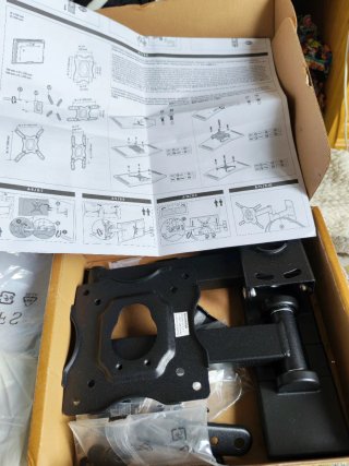 Soporte TV Articulado Amazon Basics 12-40