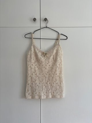 Camiseta de encaje beige