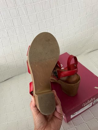 Zapatos Valeria’s de tacón rojos talla 38
