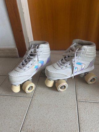 Patines de cuatro ruedas blancos talla 37-38