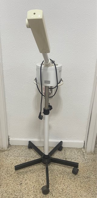 Vaporizador facial profesional con ruedas
