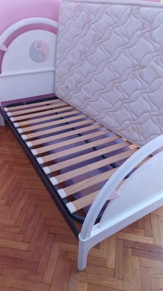 Cama individual con cabecero, somier y colchón