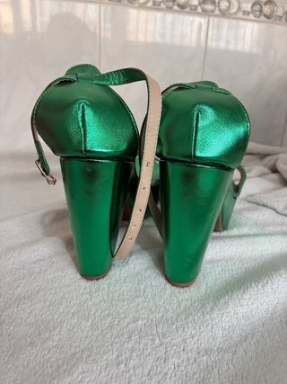 Tacones Corsa Verdes y Dorados