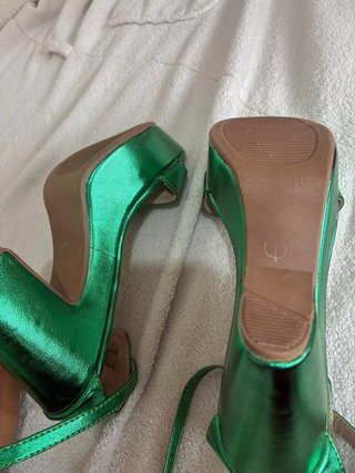 Tacones Corsa Verdes y Dorados