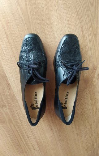 Zapatos con cordones negros Talla 37