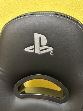 Silla Gaming Nacon PlayStation Negra y Blanca