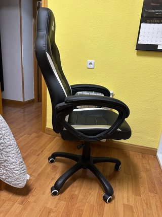 Silla Gaming Nacon PlayStation Negra y Blanca