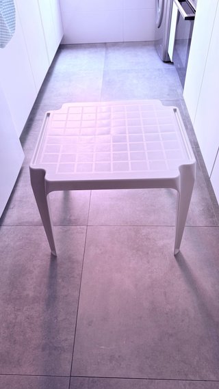 Mesa infantil blanca