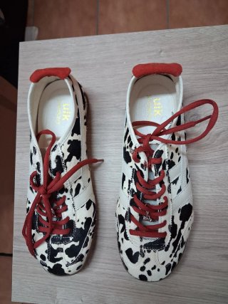 Zapatillas UIK Sneakers Estampado Vaca usada