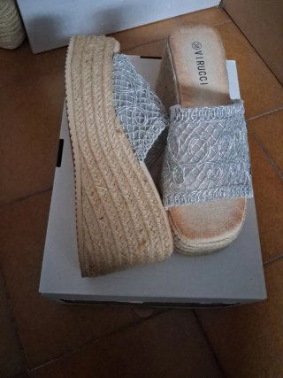 Sandalias cuña Virucci plateadas talla 38